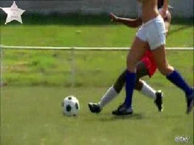 sexy kızlar futbol oynuyor