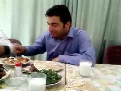 kadir can suriyede yemek keyfi